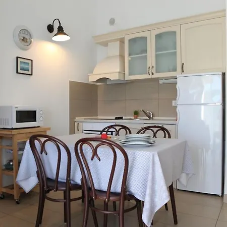Sea View Apartment *