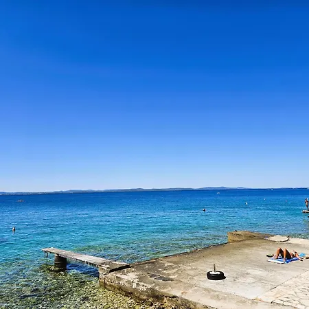 Sea View Apartment *
