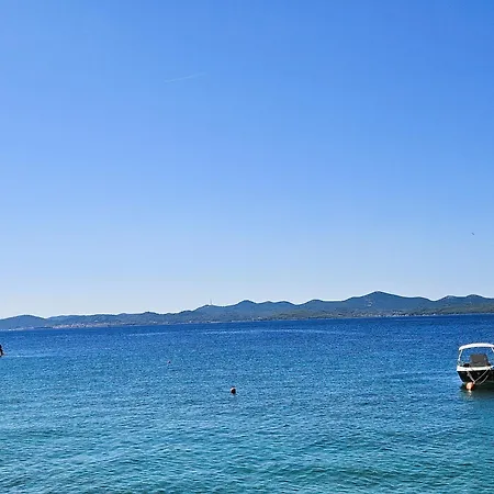 Sea View Apartment *